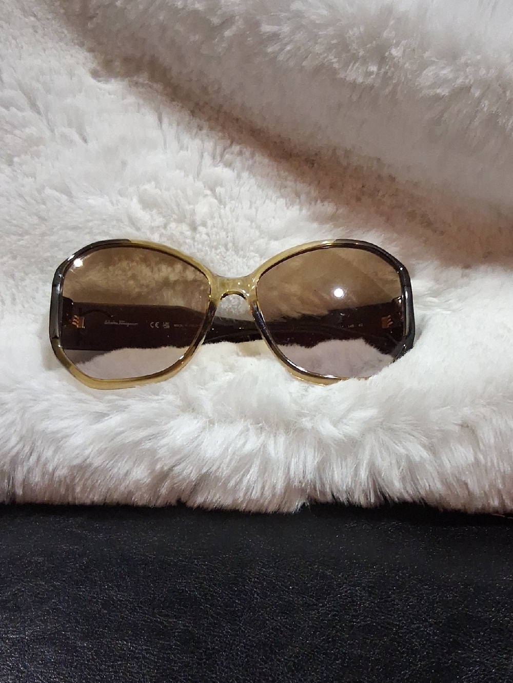 NWOT Womens Salvatore Ferragamo  Sunglasses  SF942S Olive Green Gradient